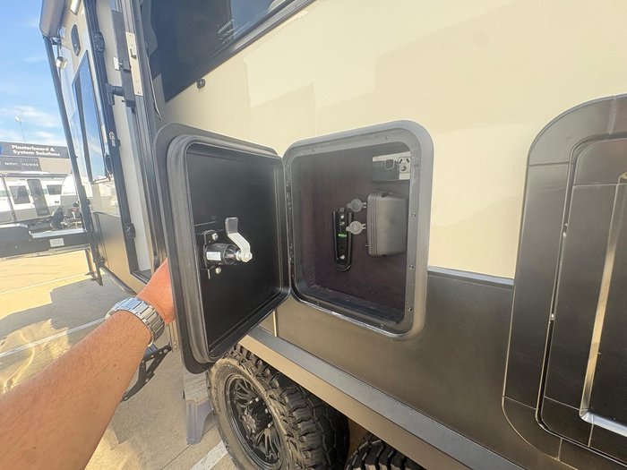 2026 Roadstar Safari Tamer 19'