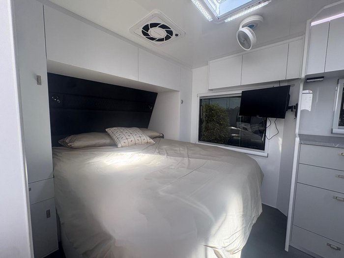 2026 Roadstar Safari Tamer 19'