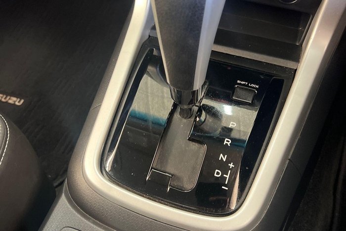 2020 Isuzu MU-X LS-T