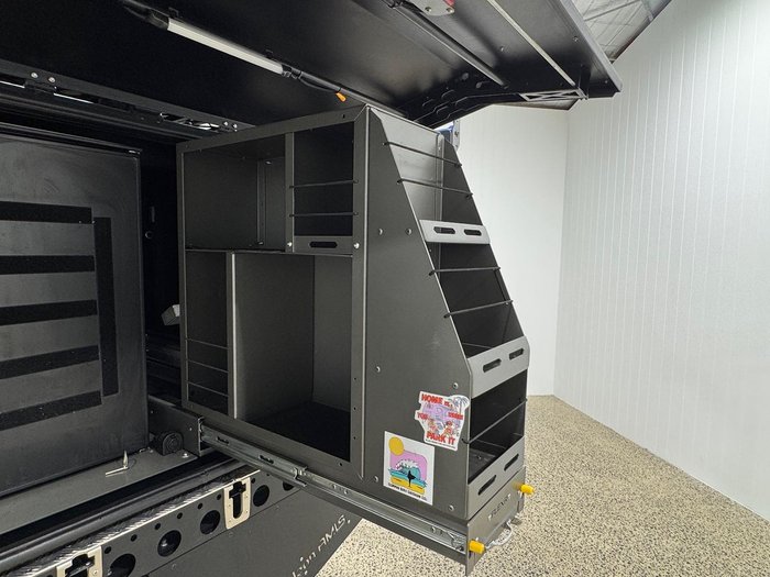 2023 Toyota Hilux SR5