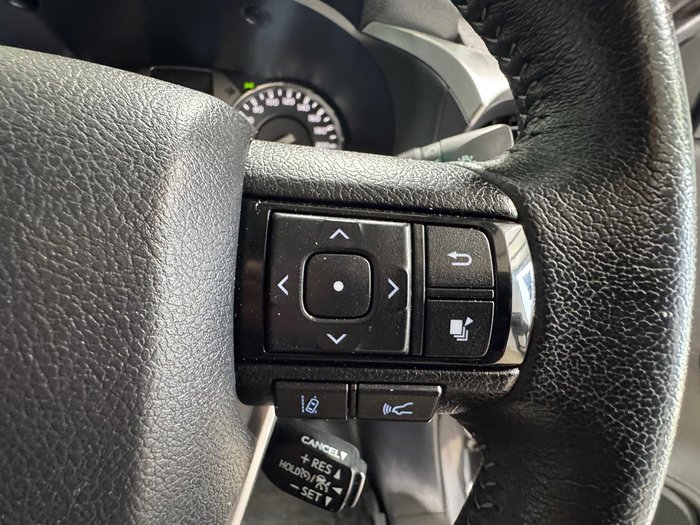 2023 Toyota Hilux SR5