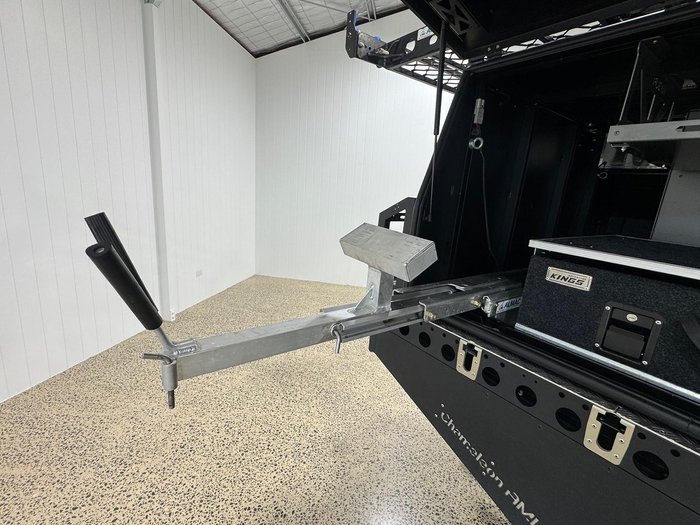 2023 Toyota Hilux SR5