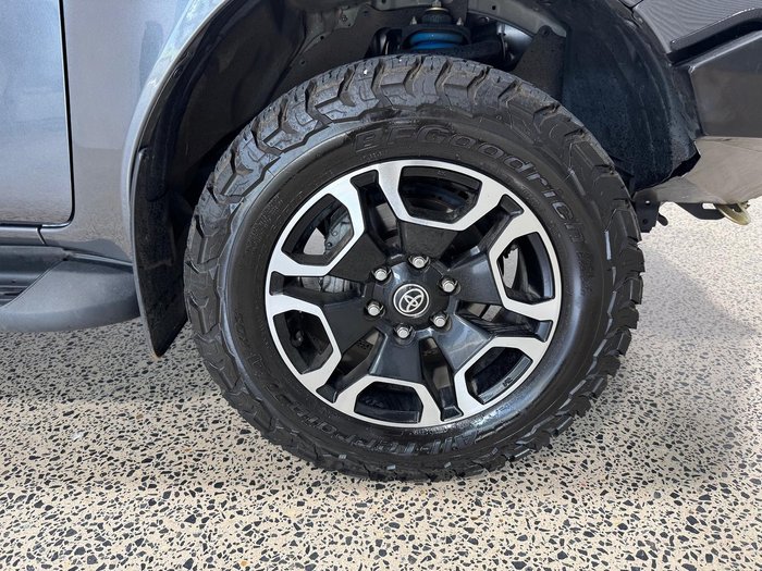 2023 Toyota Hilux SR5