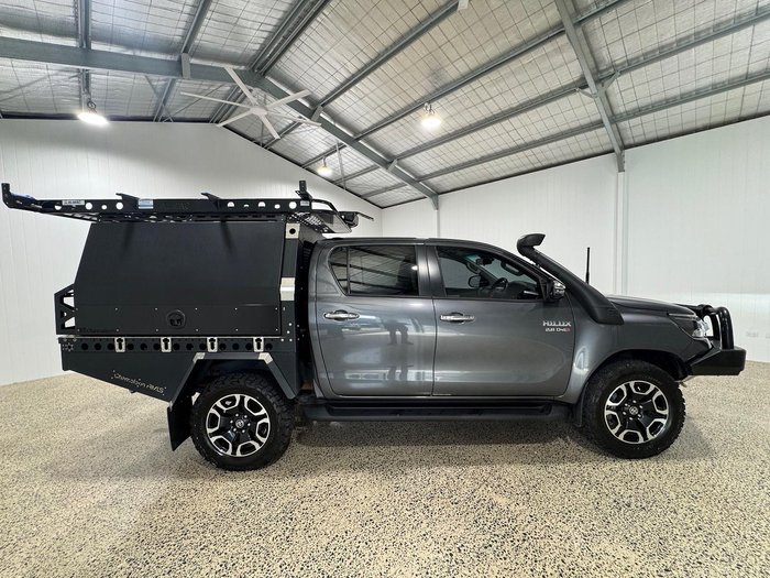 2023 Toyota Hilux SR5