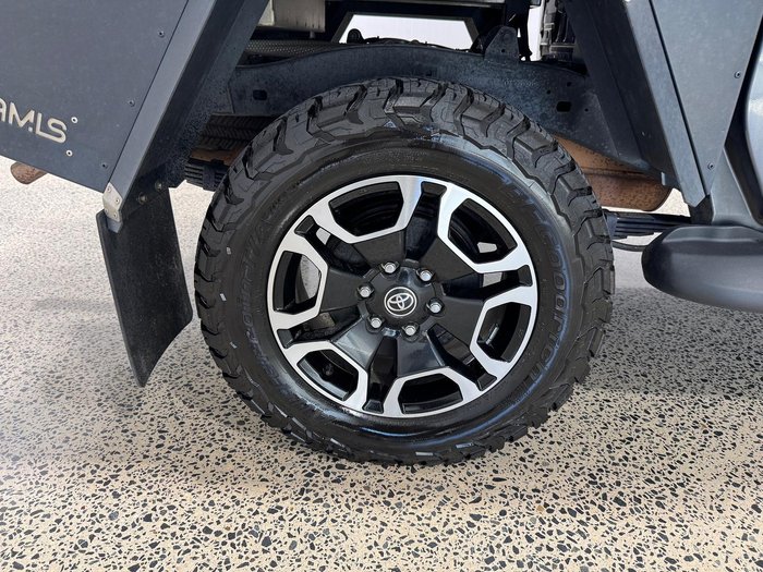 2023 Toyota Hilux SR5