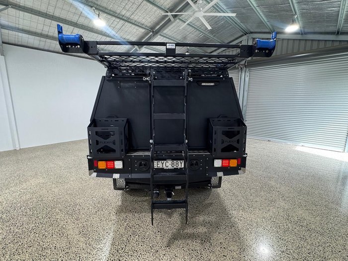 2023 Toyota Hilux SR5