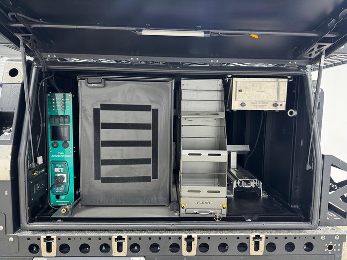 2023 Toyota Hilux SR5