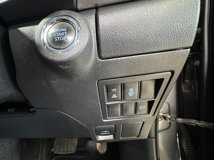 2023 Toyota Hilux SR5