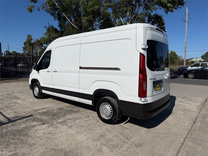 2022 LDV V80 LWB MID ROOF