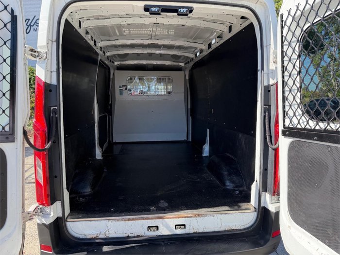 2022 LDV V80 LWB MID ROOF