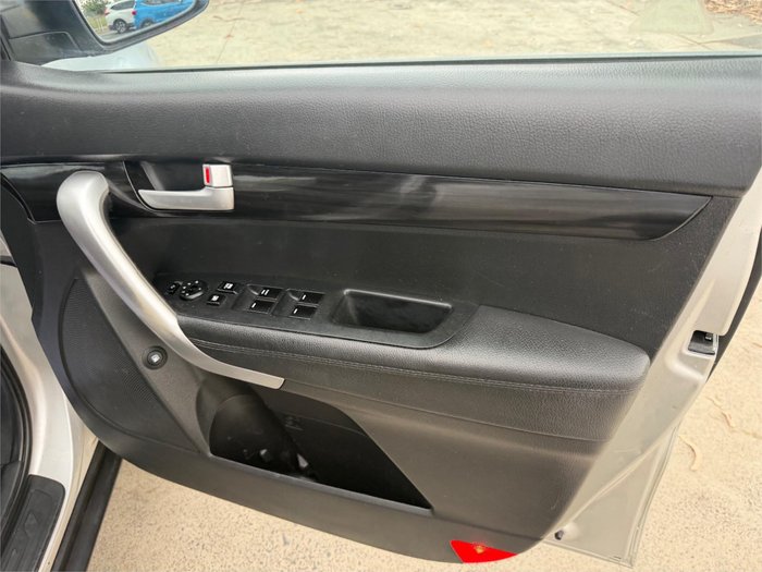 2011 KIA SORENTO Si (4x2)