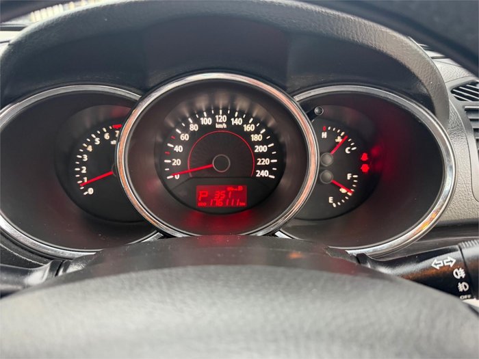 2011 KIA SORENTO Si (4x2)