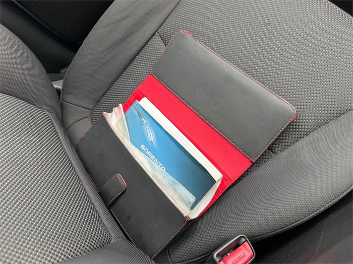 2011 KIA SORENTO Si (4x2)