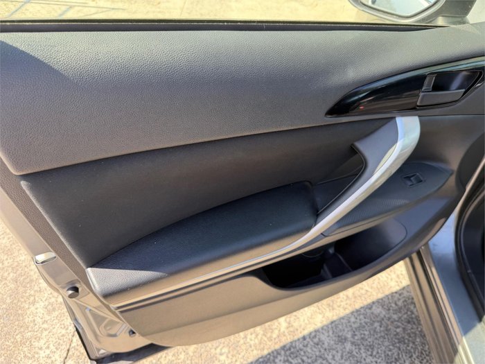 2021 MITSUBISHI ECLIPSE CROSS ES (2WD)