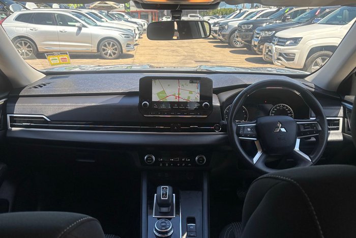 2022 Mitsubishi Outlander ES