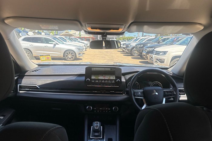 2022 Mitsubishi Outlander ES