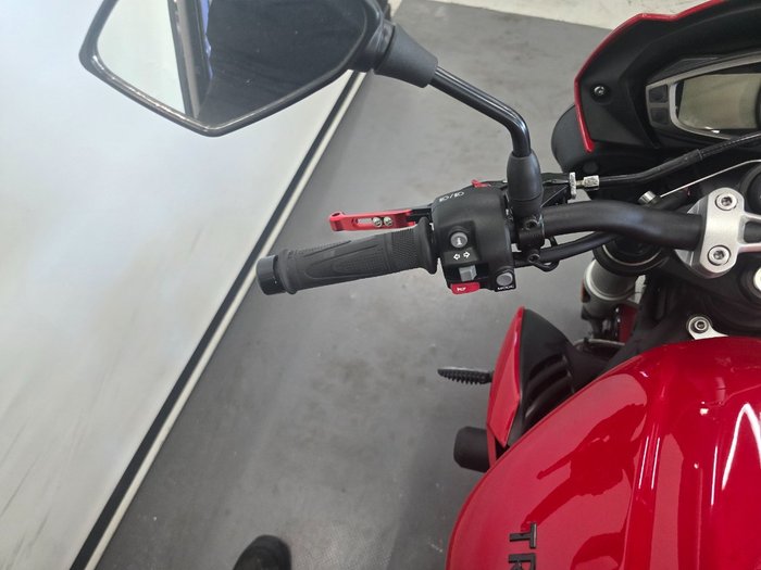 2018 Triumph STREET TRIPLE S Red