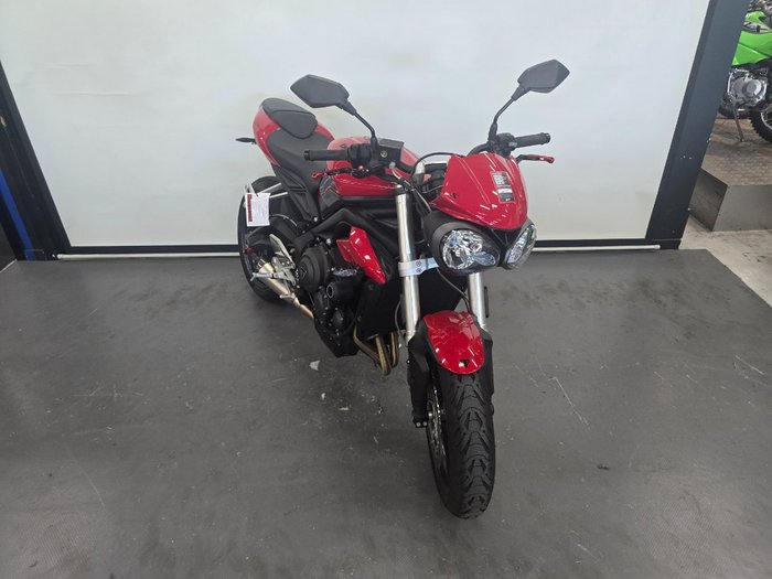 2018 Triumph STREET TRIPLE S Red