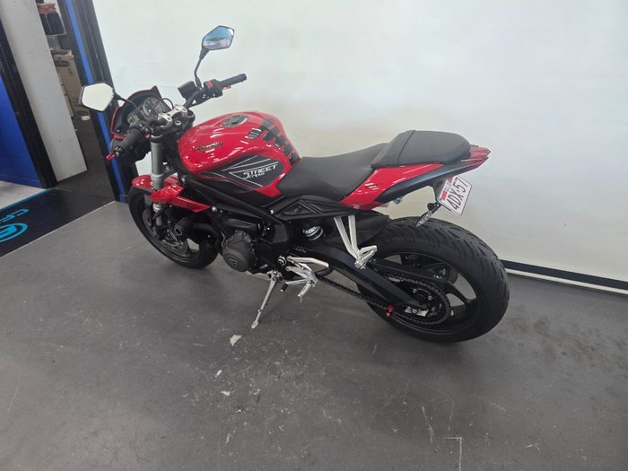 2018 Triumph STREET TRIPLE S Red