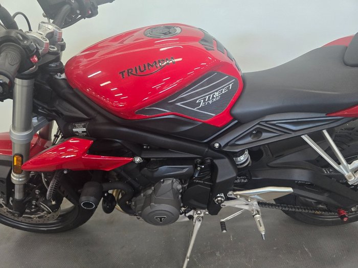 2018 Triumph STREET TRIPLE S Red