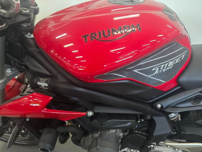 2018 Triumph STREET TRIPLE S Red
