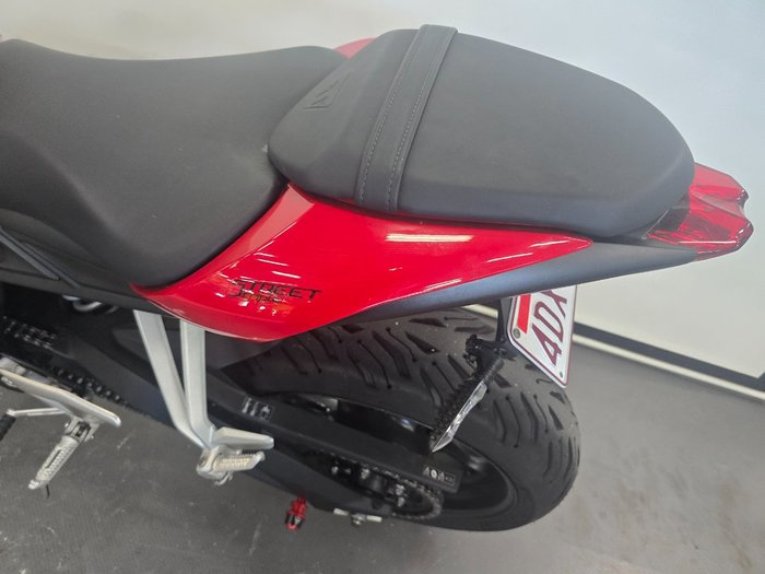 2018 Triumph STREET TRIPLE S Red