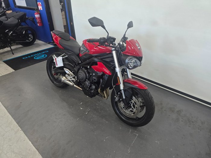 2018 Triumph STREET TRIPLE S Red