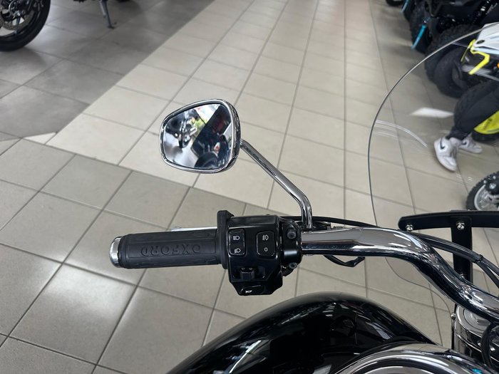 2016 Triumph Thunderbird Commander Thunderbird Black