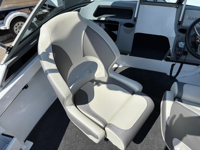 2026 QUINTREX 430 Fishabout Pro