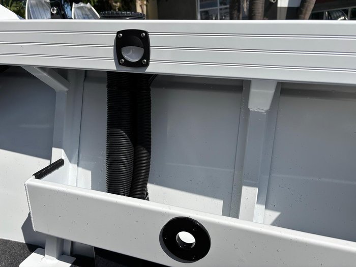 2026 QUINTREX 430 Fishabout Pro