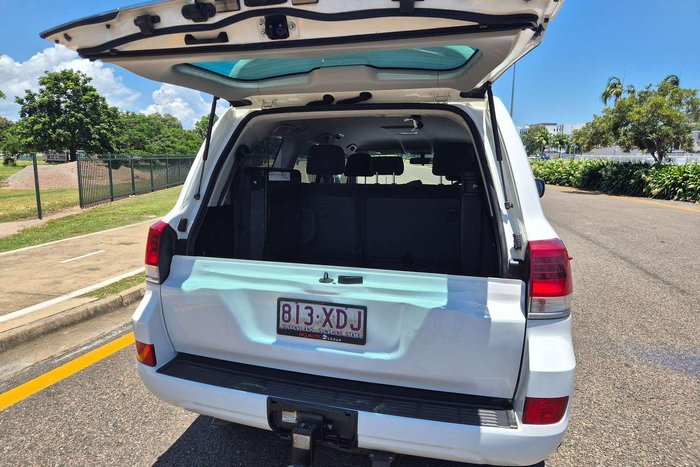 2017 Toyota Landcruiser GXL VDJ200R 4X4 Dual Range Glacier White