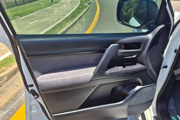 2017 Toyota Landcruiser GXL VDJ200R 4X4 Dual Range Glacier White