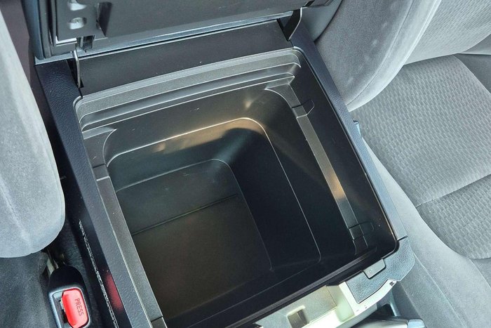 2017 Toyota Landcruiser GXL VDJ200R 4X4 Dual Range Glacier White