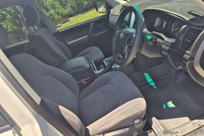 2017 Toyota Landcruiser GXL VDJ200R 4X4 Dual Range Glacier White