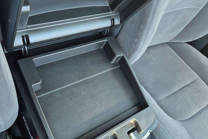 2017 Toyota Landcruiser GXL VDJ200R 4X4 Dual Range Glacier White