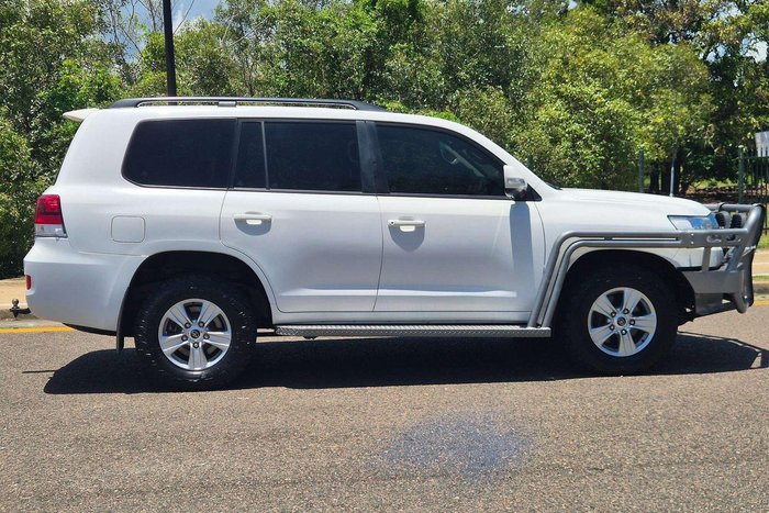 2017 Toyota Landcruiser GXL VDJ200R 4X4 Dual Range Glacier White