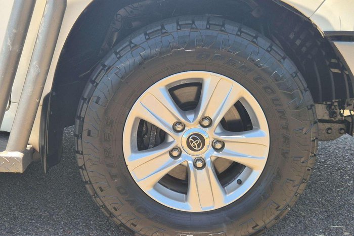 2017 Toyota Landcruiser GXL VDJ200R 4X4 Dual Range Glacier White