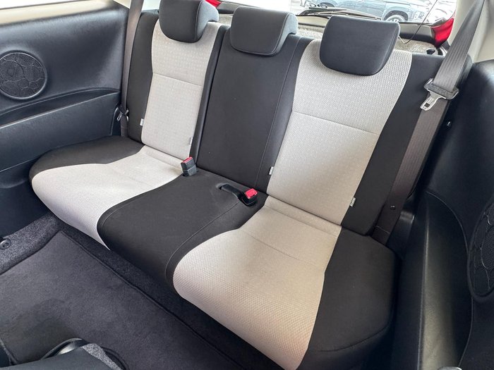 2013 Toyota Yaris YR