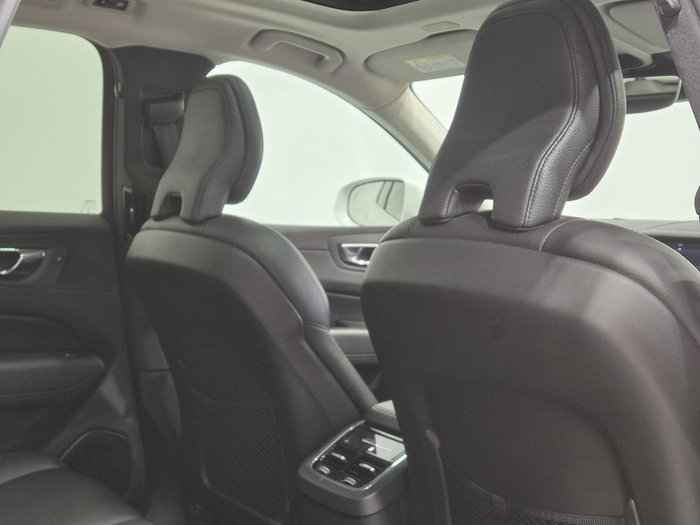 2020 Volvo XC60 T5 Momentum