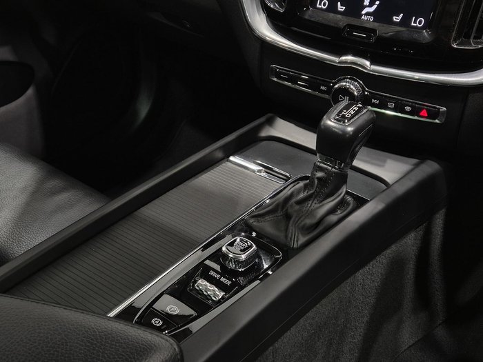 2020 Volvo XC60 T5 Momentum