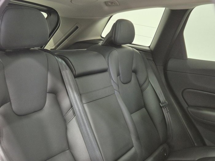 2020 Volvo XC60 T5 Momentum MY20 AWD Crystal White