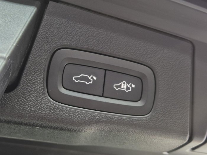 2020 Volvo XC60 T5 Momentum