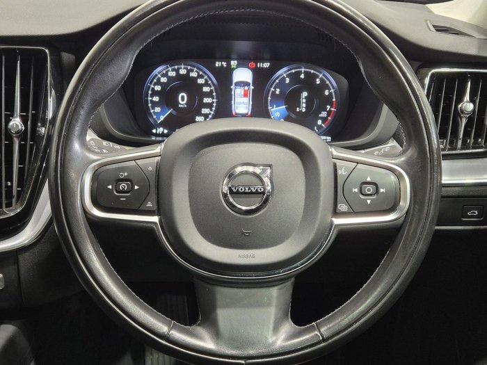 2020 Volvo XC60 T5 Momentum MY20 AWD White