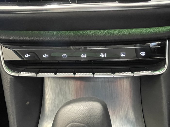 2022 MG HS Essence X