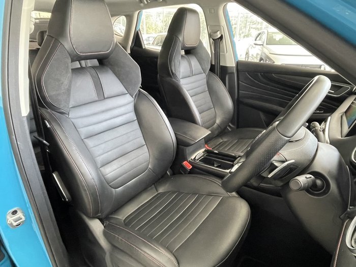 2022 MG HS Essence X