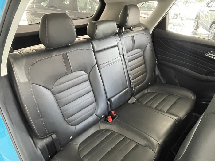 2022 MG HS Essence X