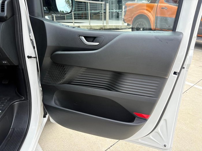 2024 Hyundai STARIA LOAD