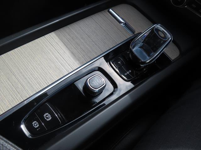 2022 Volvo XC60 B5 Inscription