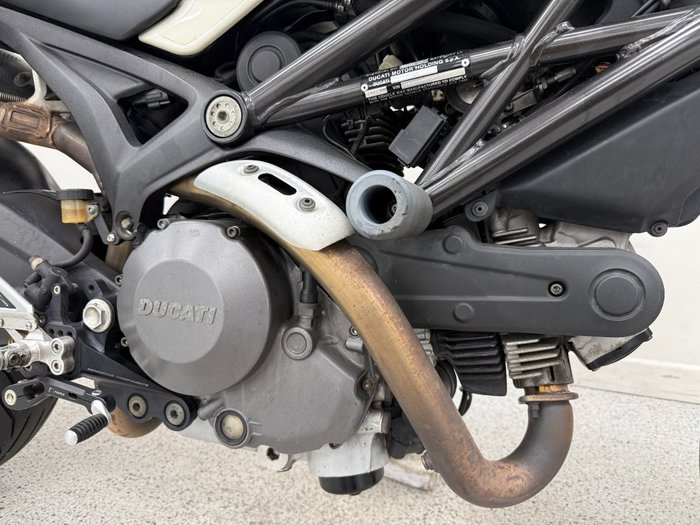 2008 DUCATI MONSTER 696 White