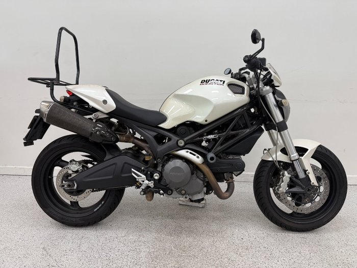 2008 DUCATI MONSTER 696 White